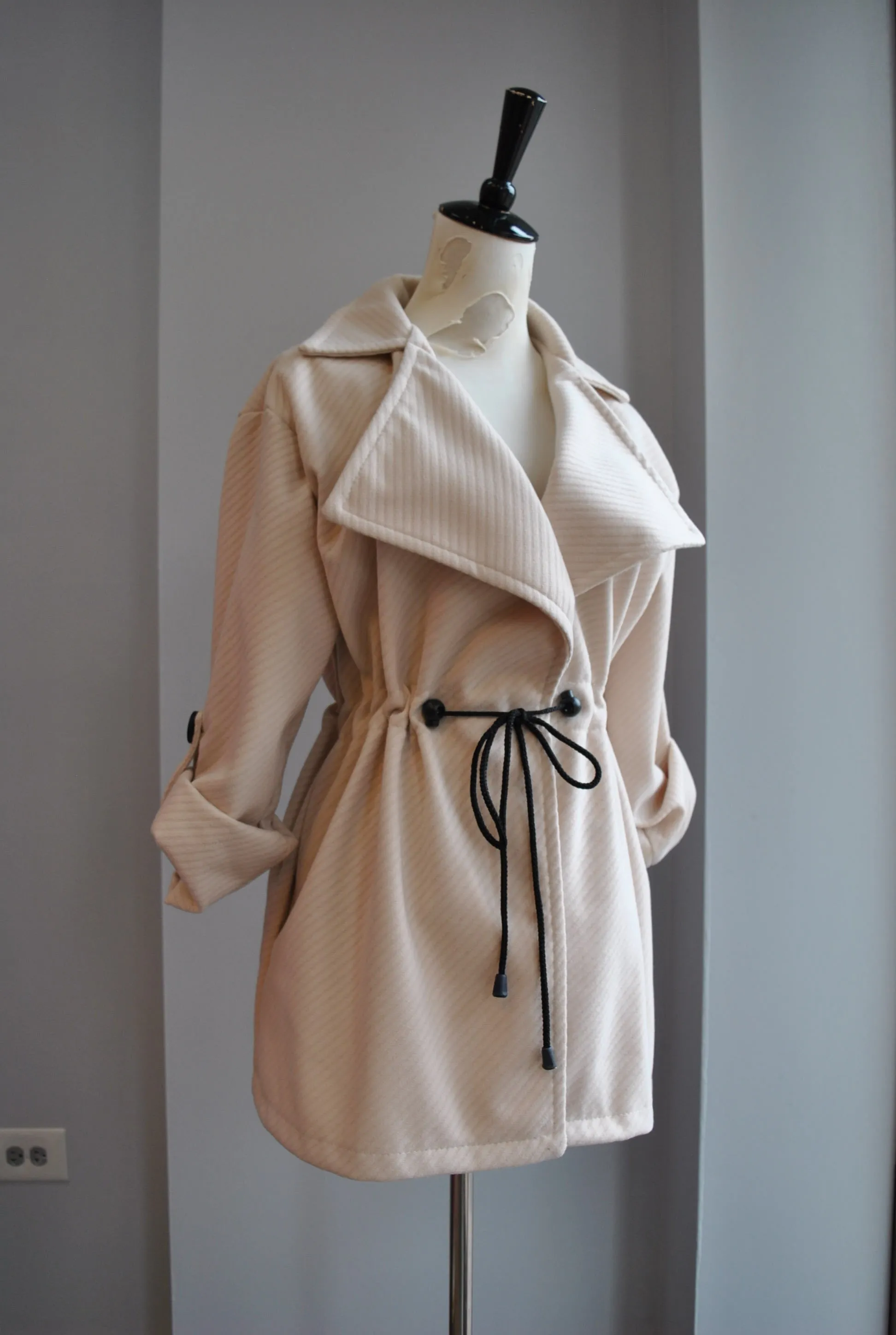 BEIGE SPRING JACKET