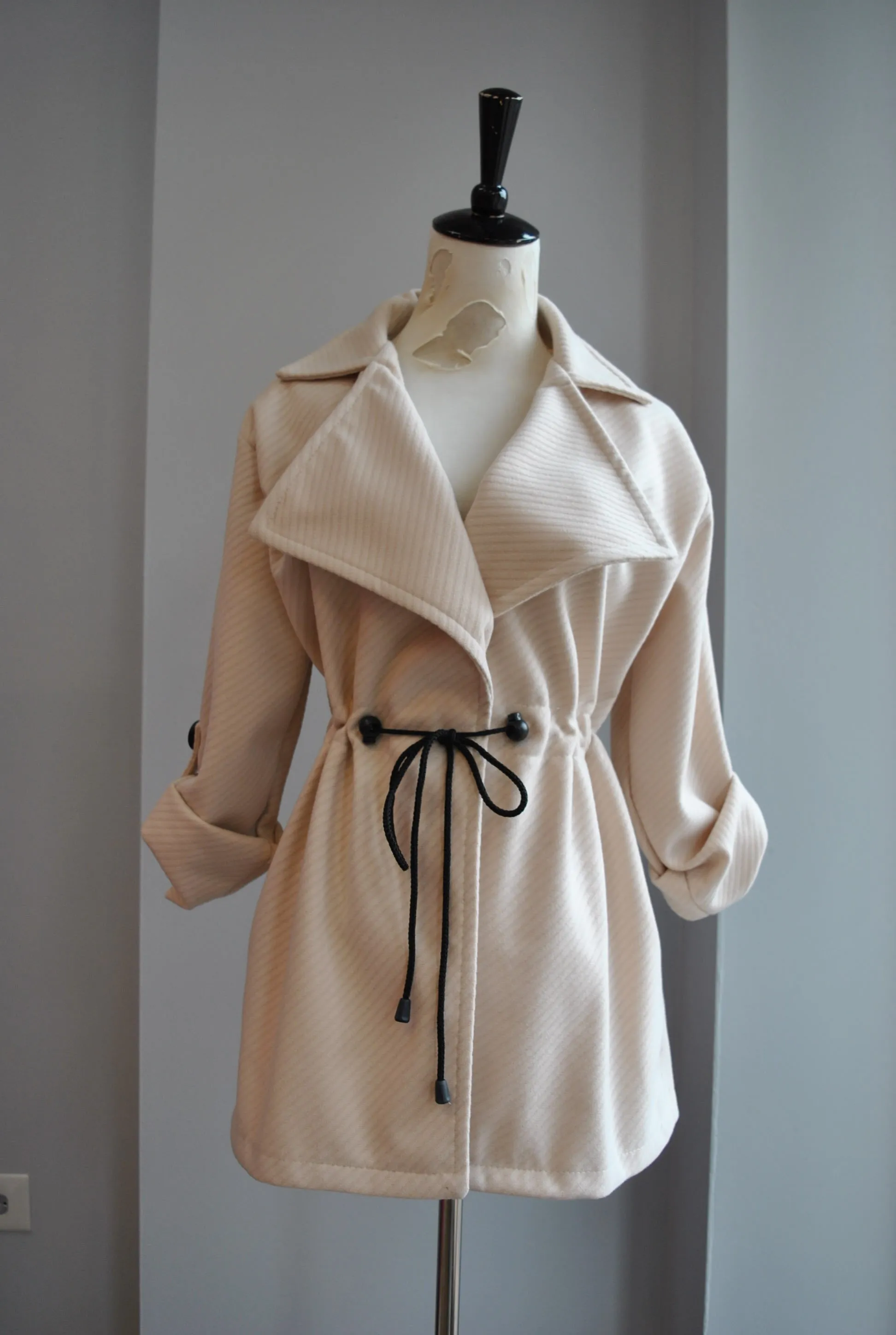 BEIGE SPRING JACKET