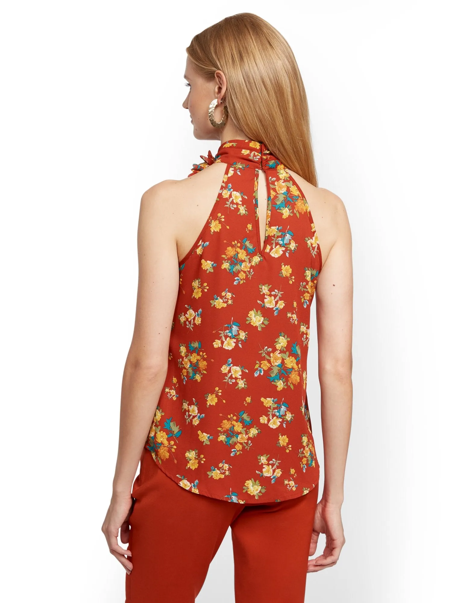 Flower-Pin Halter Blouse